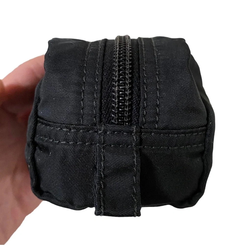 AUTHENTIC VINTAGE PRADA VELA TESSUTO NYLON SMALL ZIP COSMETIC BAG/POUCH, BLACK - Picture 10 of 16